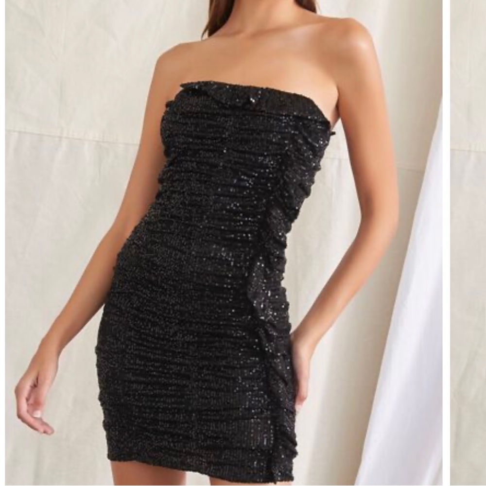 Size + Fit
- Model is 5'9" and wearing a Small